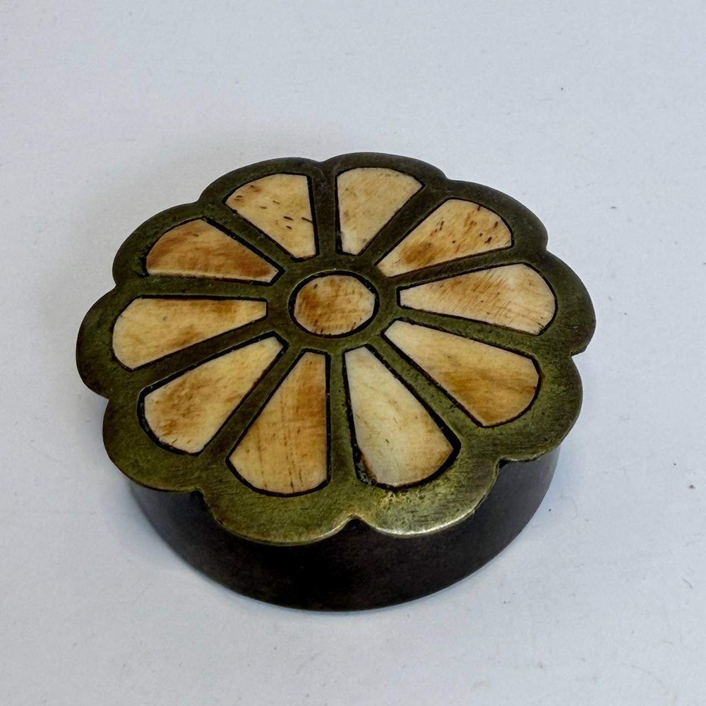 Vintage Brass Flower Trinket Box Scalloped Bone Inlay Jewelry Dish 3 Inch